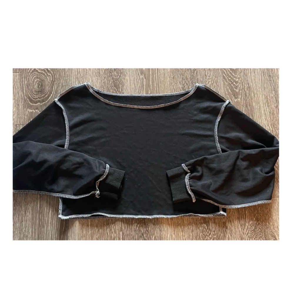 NWOT TWO PIECE BEAUTIFUL CONTRAST SET BY SHEIN! - Picture 2 of 5